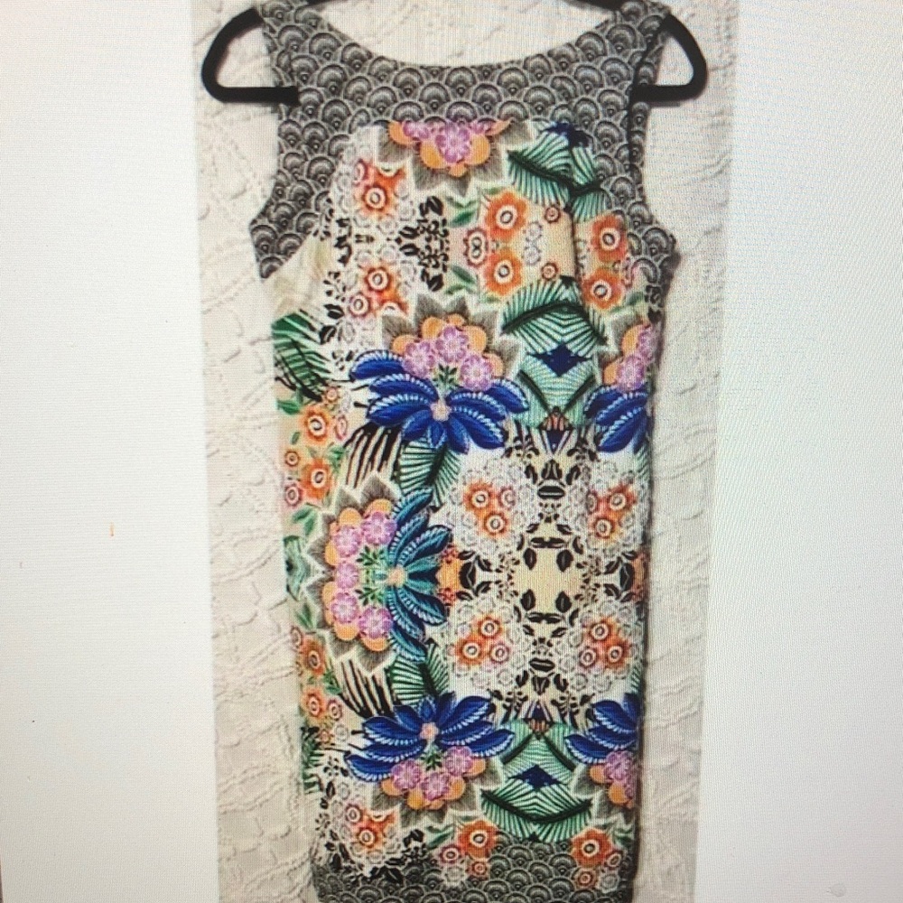 Floral Patterned Sleeveless Dress